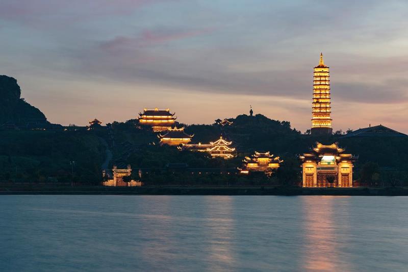 Bai Dinh Temple at night – Explore the Shimmering Beauty of Thien Ha Cave at Night